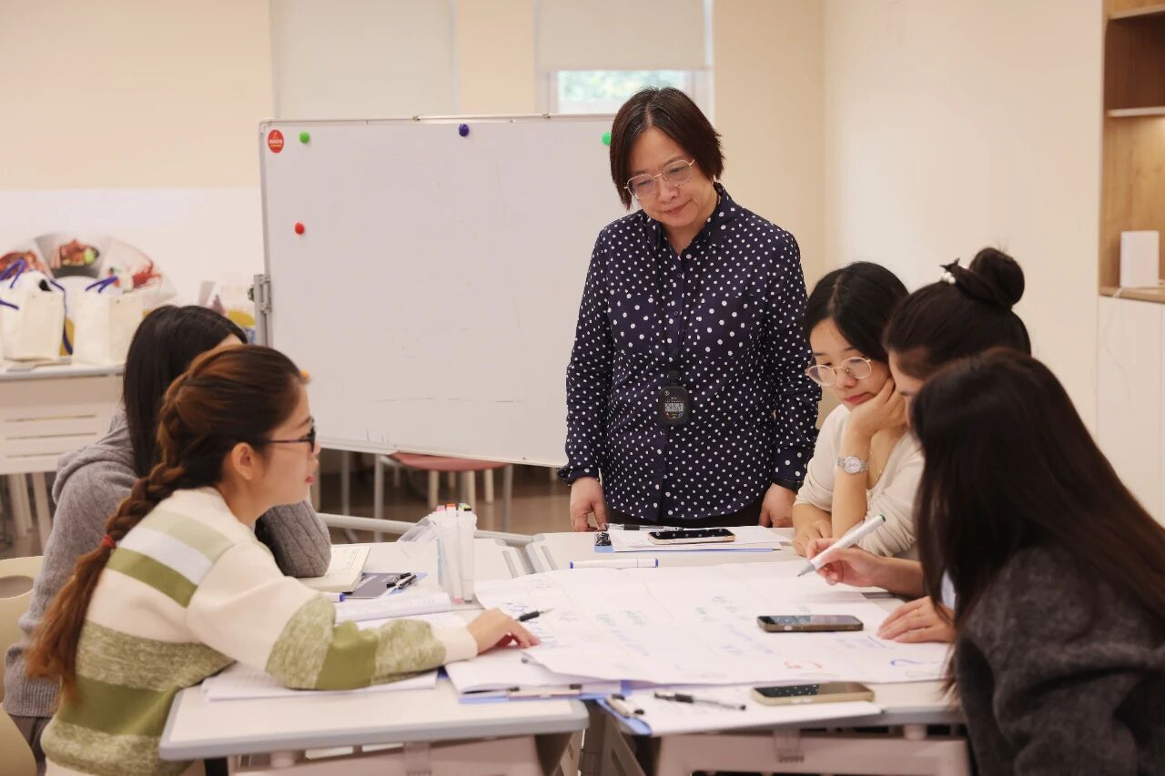 劉廣榮老師在FDW引導(dǎo)員發(fā)展工作坊授課 劉廣榮老師在FDW引導(dǎo)員發(fā)展工作坊授課