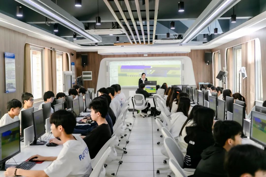 計算機(jī)實(shí)訓(xùn)室