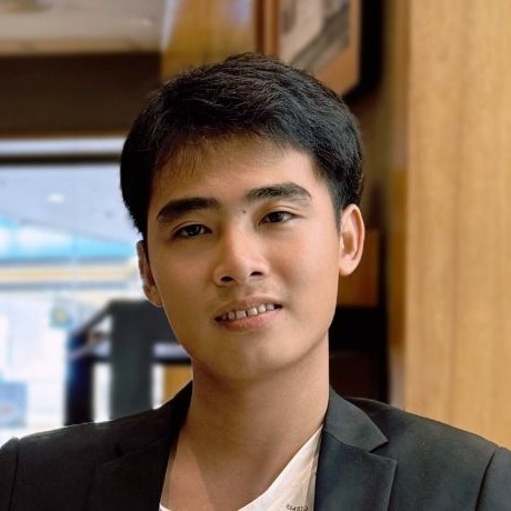 麥鐮麒畢業(yè)于廣西英華國(guó)際職業(yè)學(xué)院，現(xiàn)為喜臨門生活股份有限...