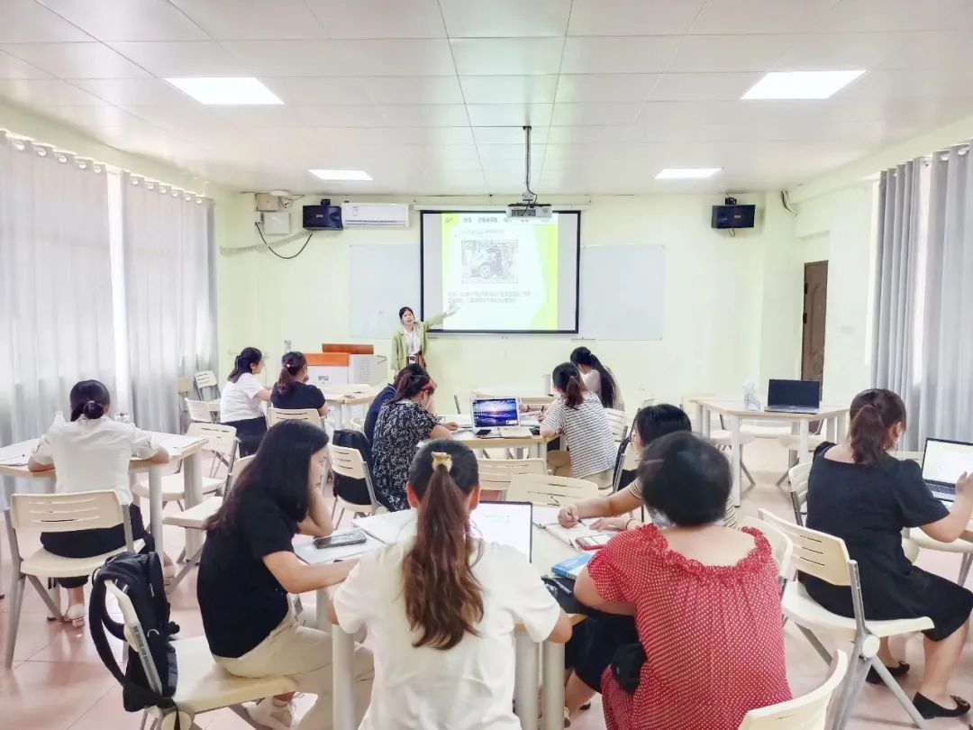 老師指導(dǎo)工作 老師指導(dǎo)工作