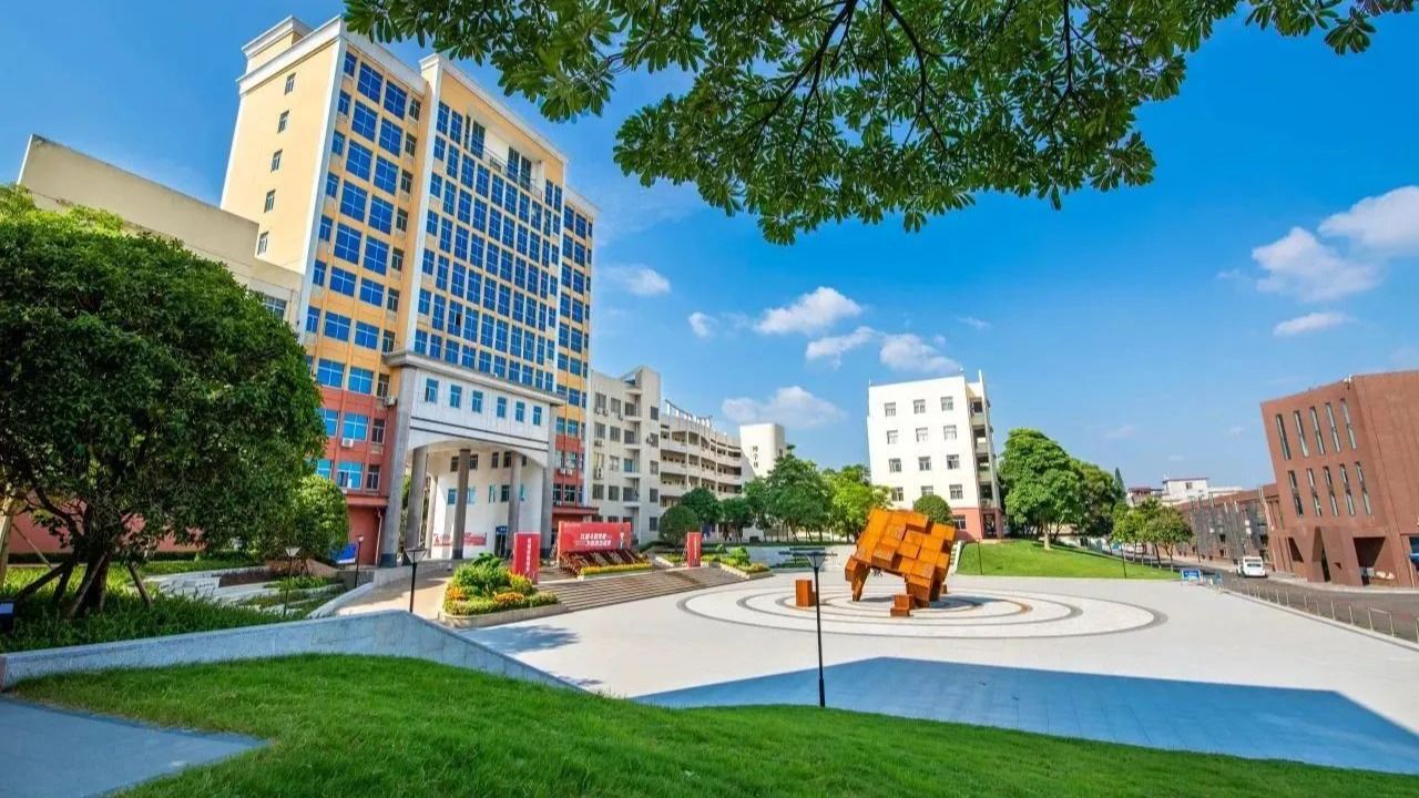 英華校園換新顏，一起來(lái)解鎖！