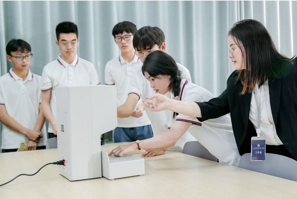 大數(shù)據(jù)與財(cái)務(wù)管理實(shí)訓(xùn)室