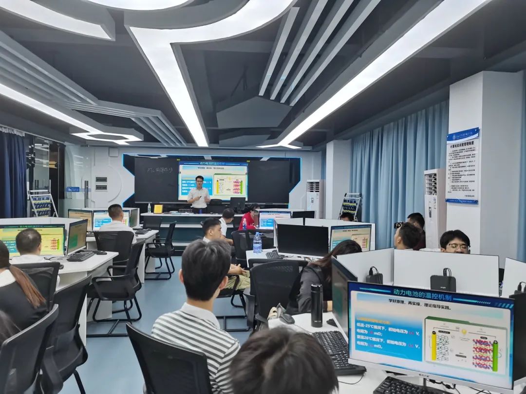 老師們共同探討學(xué)前教育專(zhuān)業(yè)的教學(xué)改革 老師們共同探討學(xué)前教育專(zhuān)業(yè)的教學(xué)改革