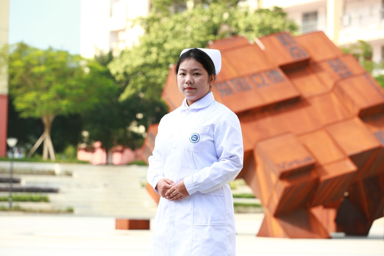 王可欣  2023級護(hù)理 