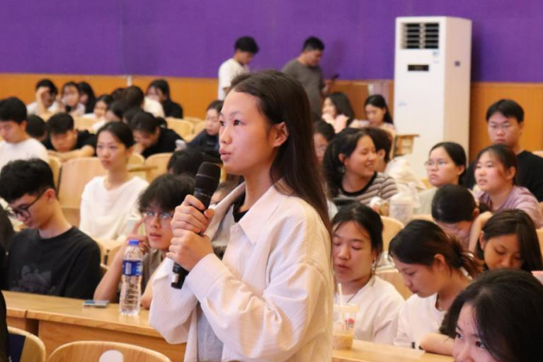 提問到學(xué)生講話 提問到學(xué)生講話