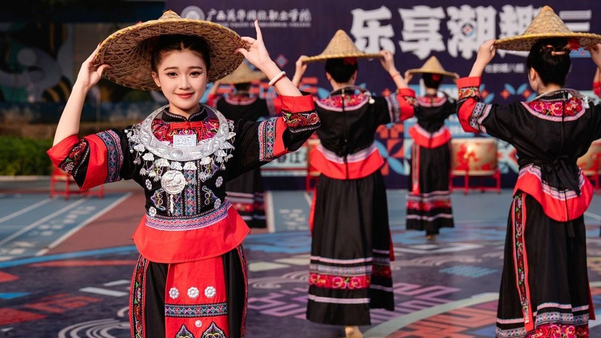 廣西英華“三月三”：非遺盛宴，青春華章