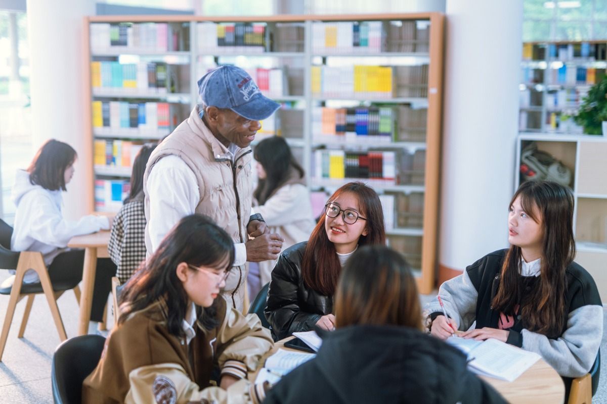 應(yīng)用英語(yǔ)實(shí)訓(xùn)室