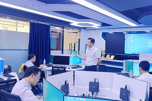 羅教授精彩演講