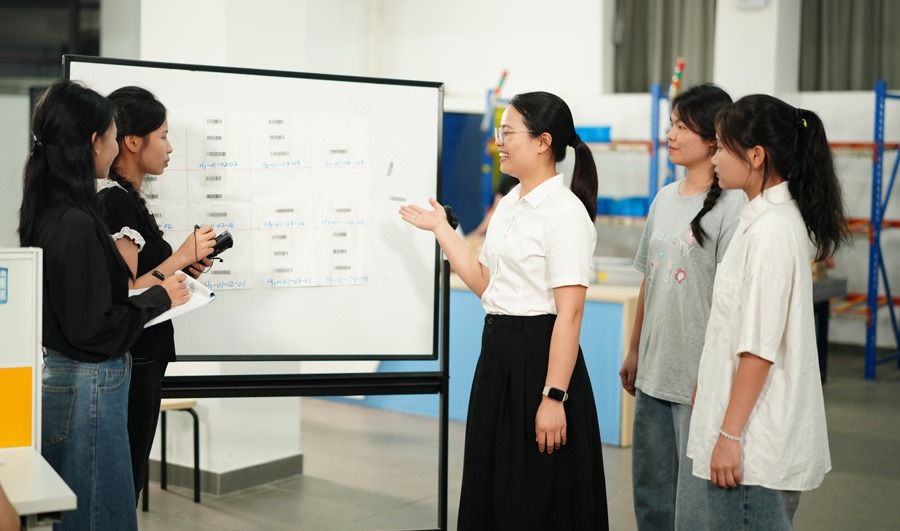 現(xiàn)代物流管理實訓室