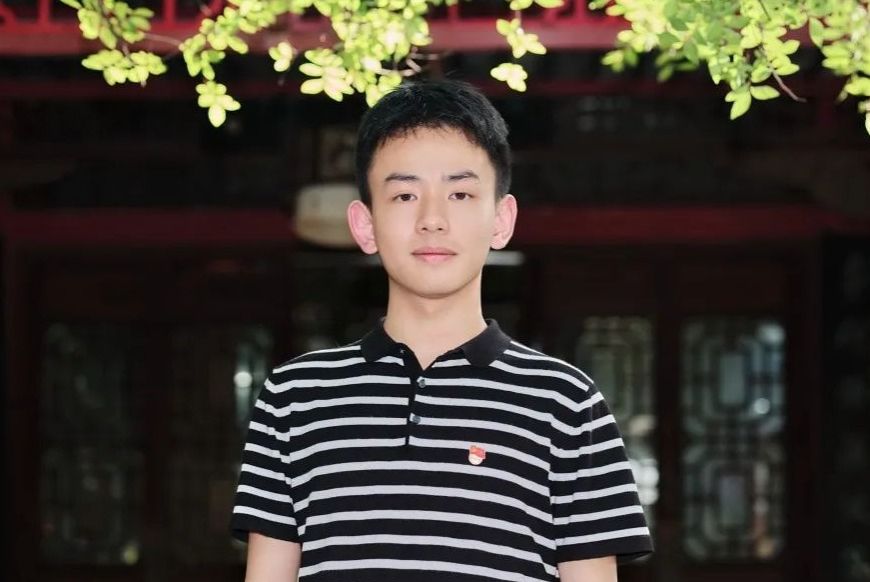 身兼多職，成績第一，獲獎累累，成功專升本,基礎(chǔ)薄弱生蔡樂天華麗轉(zhuǎn)身