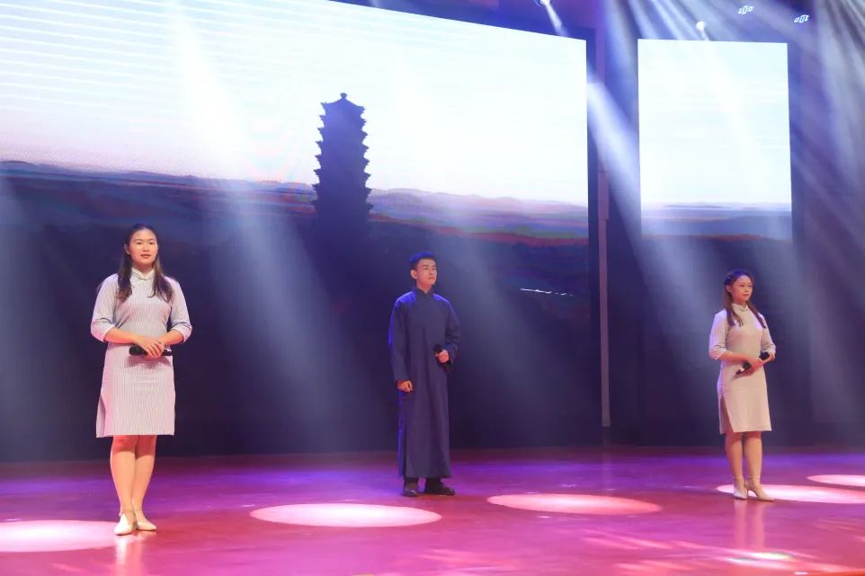 同抒愛國(guó)情，共誦經(jīng)典聲丨5月20日晚7點(diǎn)，我們拭目以待！