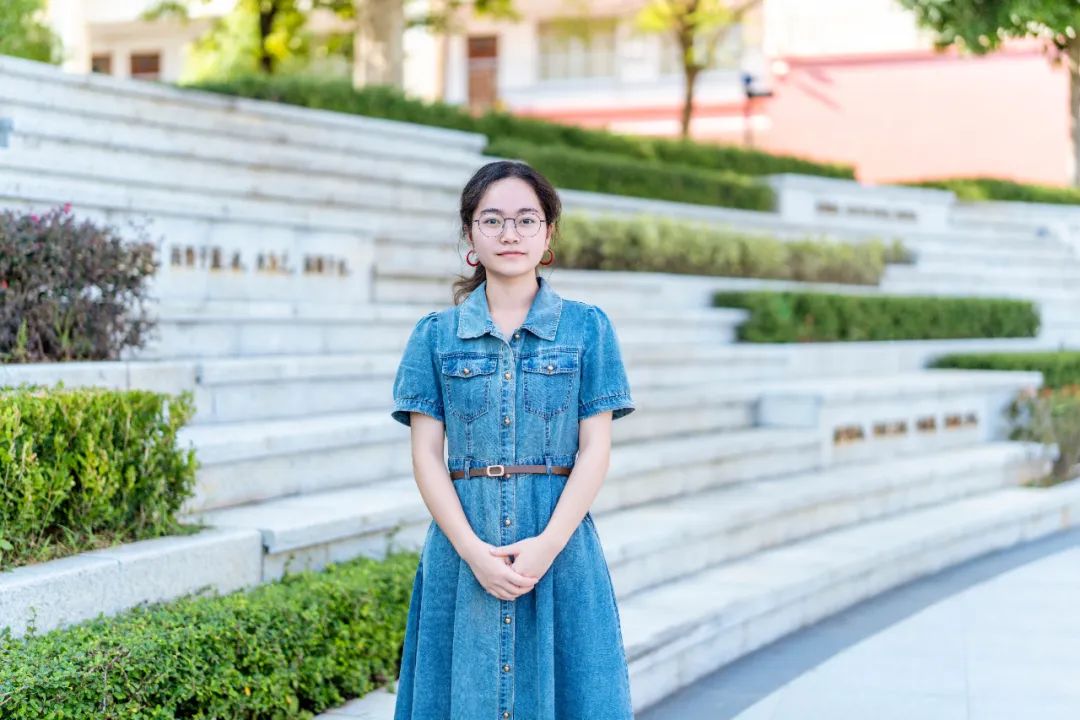 一等獎(jiǎng)獲得者、朋輩心理陪伴員黃翠蓉同學(xué)