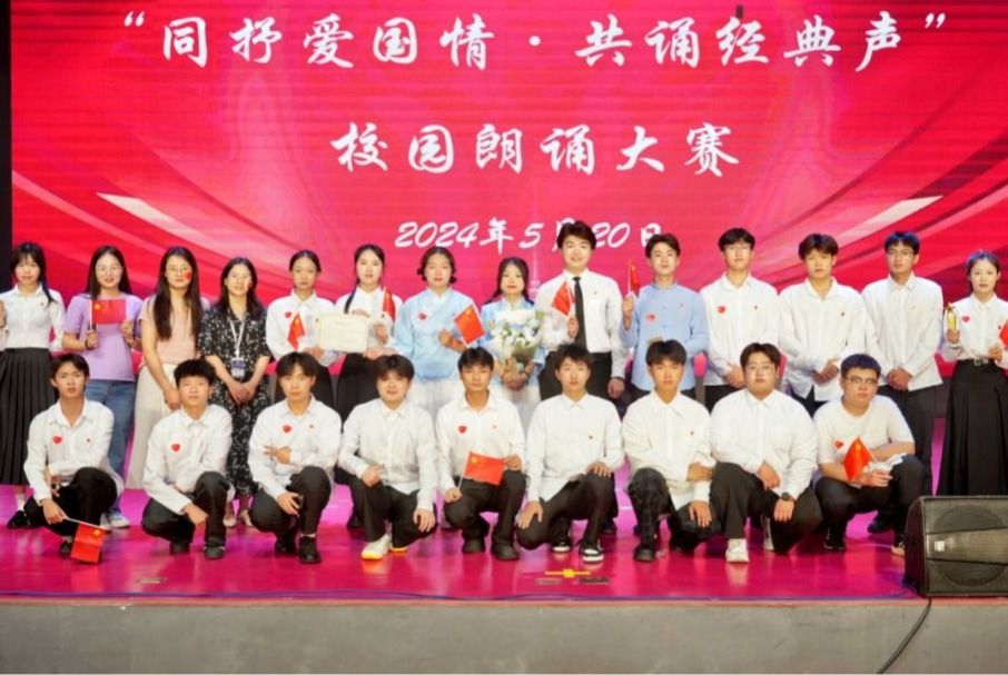 韋升官：唯奮斗，最青春