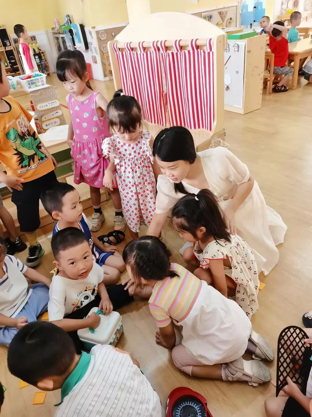 老師教導(dǎo)學(xué)生 老師教導(dǎo)學(xué)生