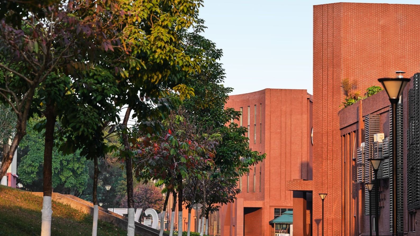 廣西英華國際職業(yè)學(xué)院2025年報考指南